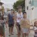 Noivos vendem bebidas fantasiados no carnaval para ajudar a pagar casamento no Ceará