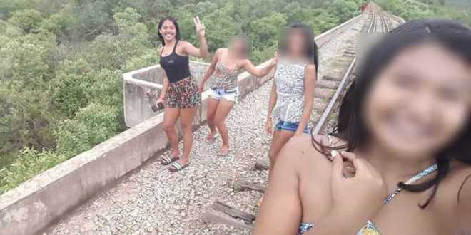 Jovens que caíram de ponte ao tirar selfie serão operadas