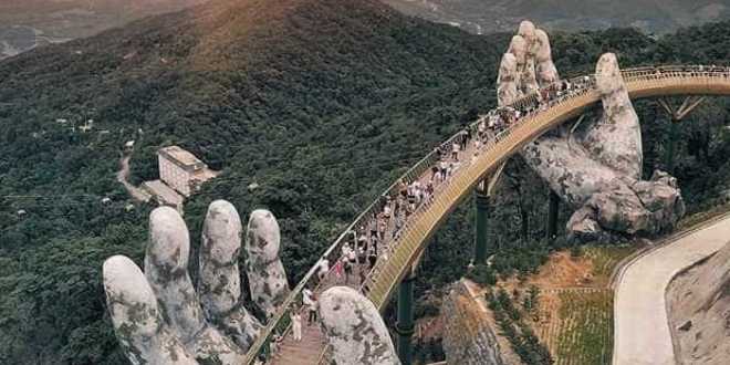 Vietnã: conheça a ponte suspensa por mãos gigantes