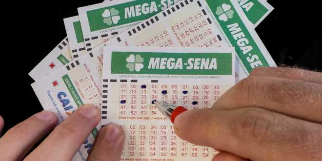Mega-Sena acumula e prêmio pode chegar a R$ 50 milhões