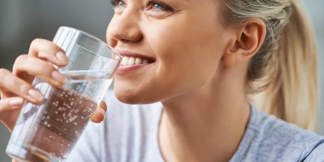 Nove sinais que indicam que precisa beber mais água